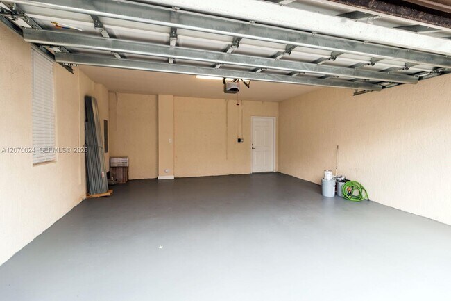Building Photo - 9362 SW 171st Ct