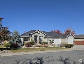 Building Photo - Great home For Lease in Silver Ranch area ...