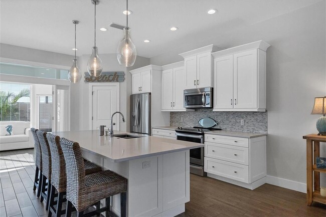 Building Photo - 7317 Regina Royale Blvd