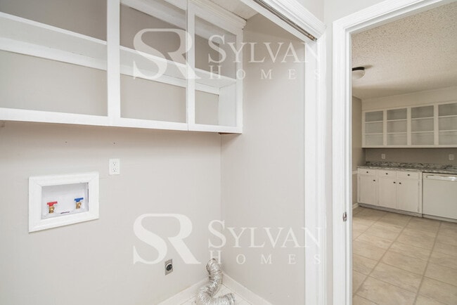 Building Photo - Live the good life in this 3 BR, 2.5 BA home