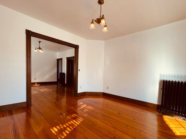 Building Photo - 39 Pearl St