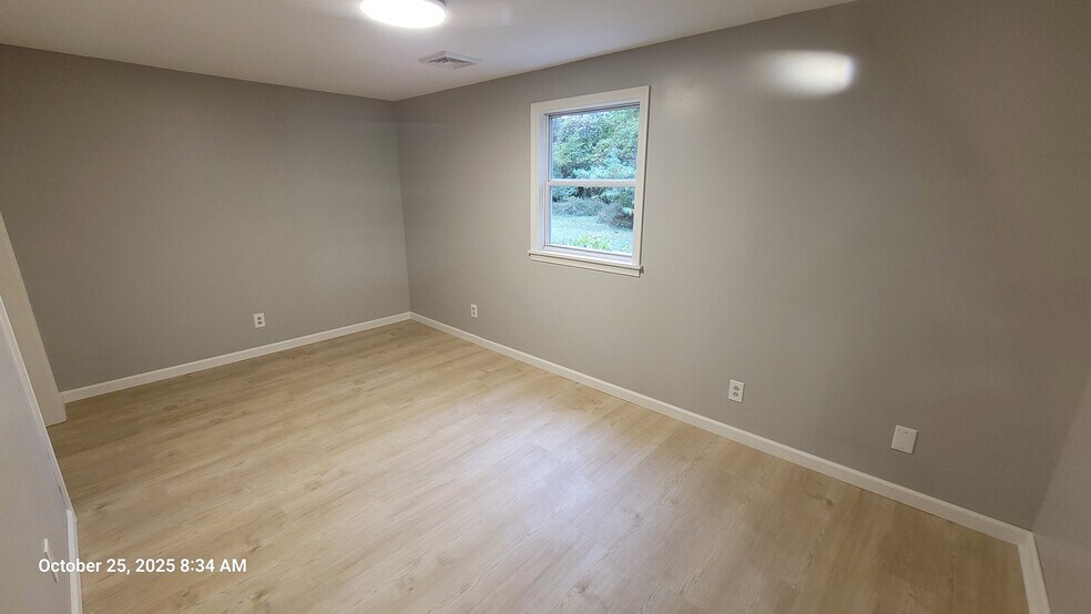 Building Photo - 1038 9th St