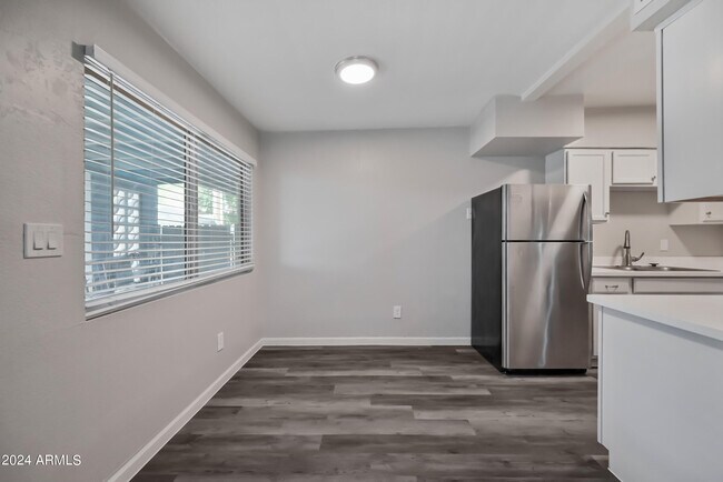 Building Photo - 1518 W Colter St