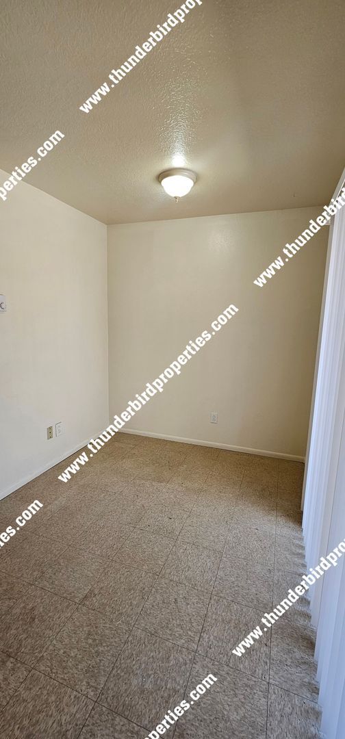 Building Photo - 187 Monte Largo Dr NE