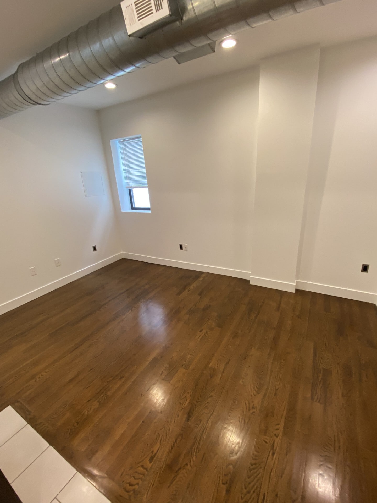 Building Photo - 45 Main St