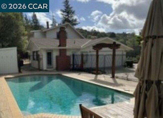 Building Photo - 4010 Woodside Ct