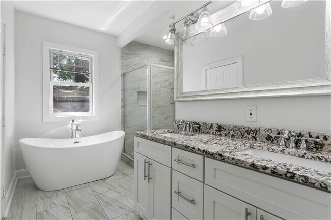 Building Photo - 954 Byron Dr SW
