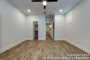 Building Photo - 204 Melrose Pl