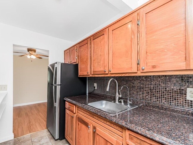Building Photo - 9 Wyndover Woods Ln