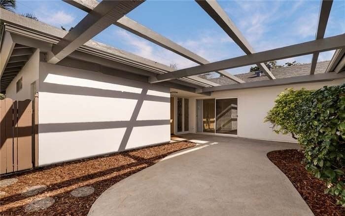 Building Photo - 20017 Hemmingway St