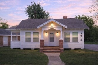 Building Photo - 3916 Kennon St