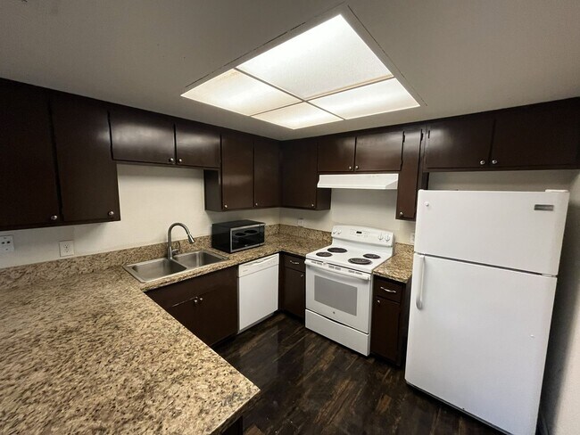 Building Photo - SAC T 4945