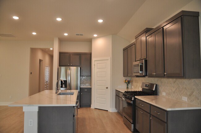 Building Photo - 31822 Grand Orch Ln