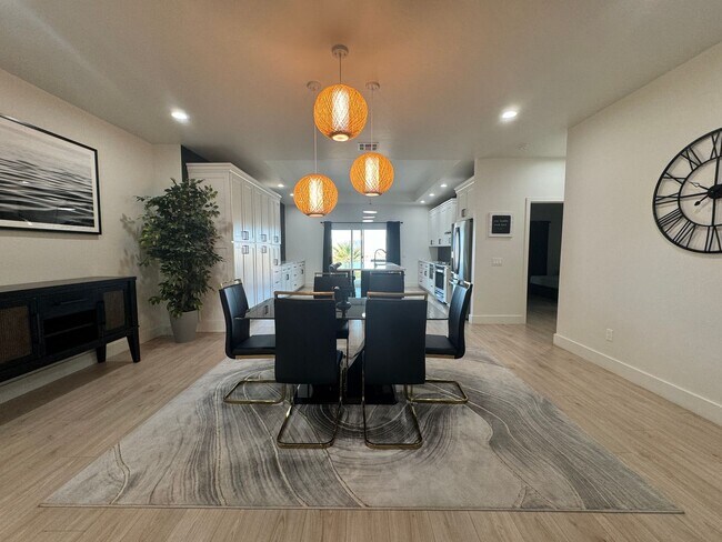 Building Photo - 6129 Lago Grande Dr