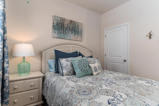 Building Photo - 1087 Sennema Cir