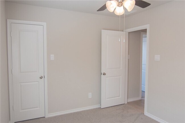 Building Photo - 6117 Eldora Dr