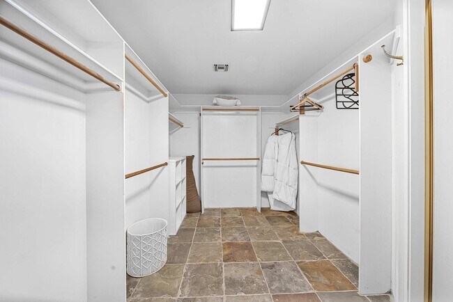 Building Photo - 49810 Ave Montero