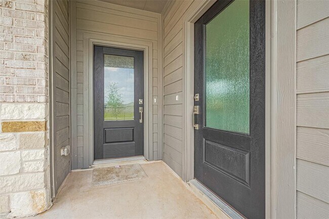 Building Photo - 26615 Coast Redwood Dr