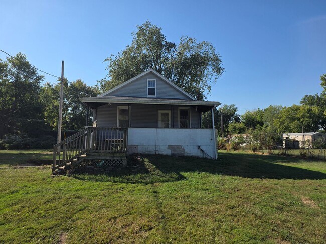 Primary Photo - 2 Bedroom 1 Bathroom 1000.00