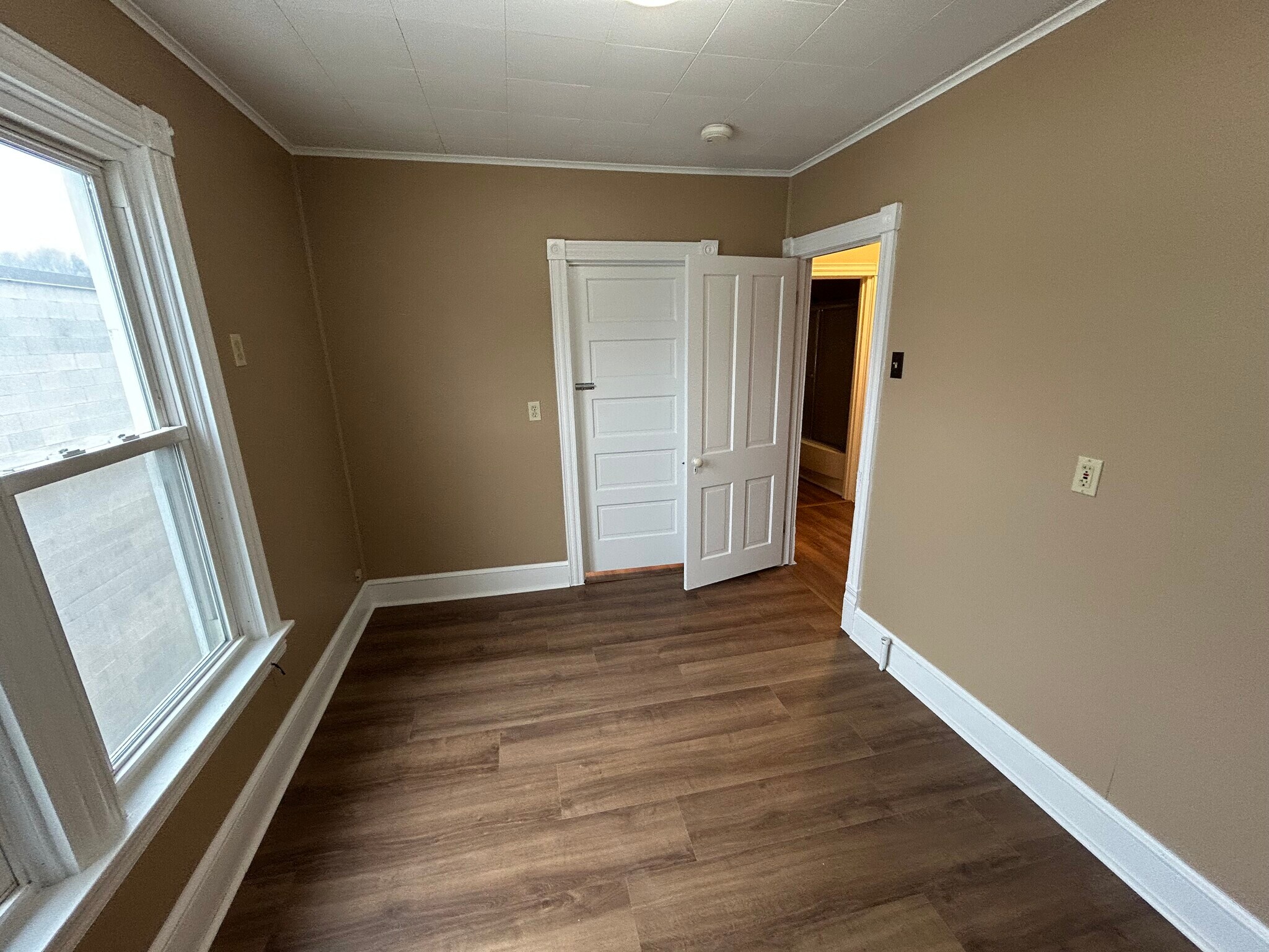 Building Photo - 507 Electric Ave