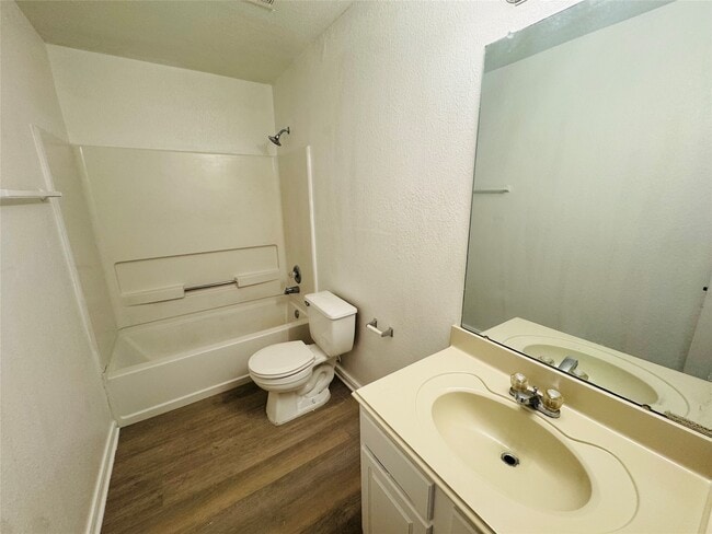 Building Photo - 13126 Bentcrest Ct