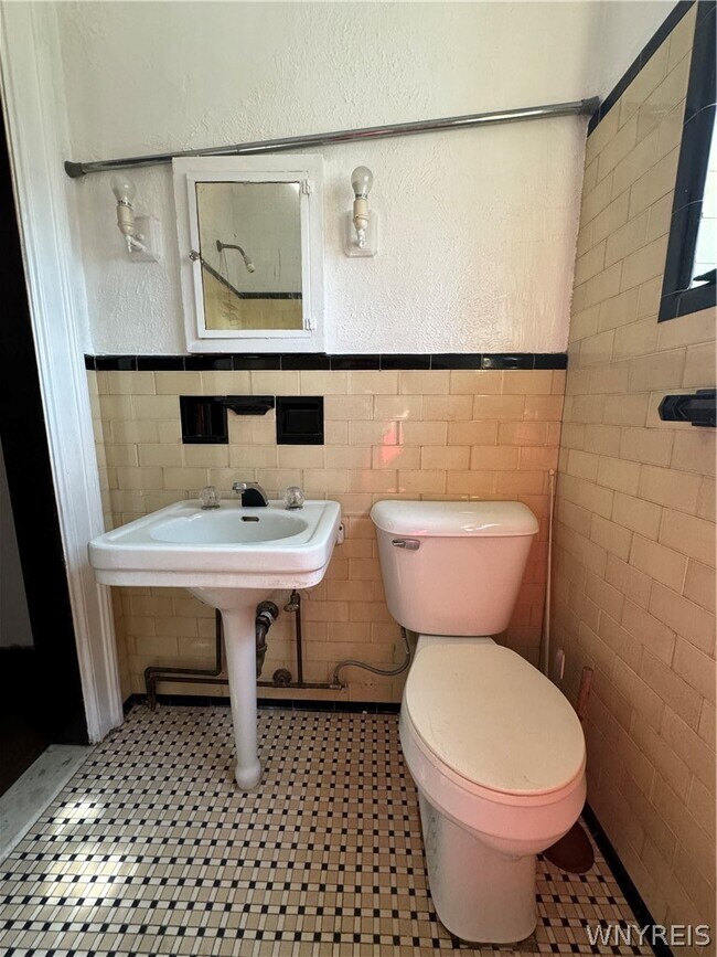 Building Photo - 6801 Buffalo Ave