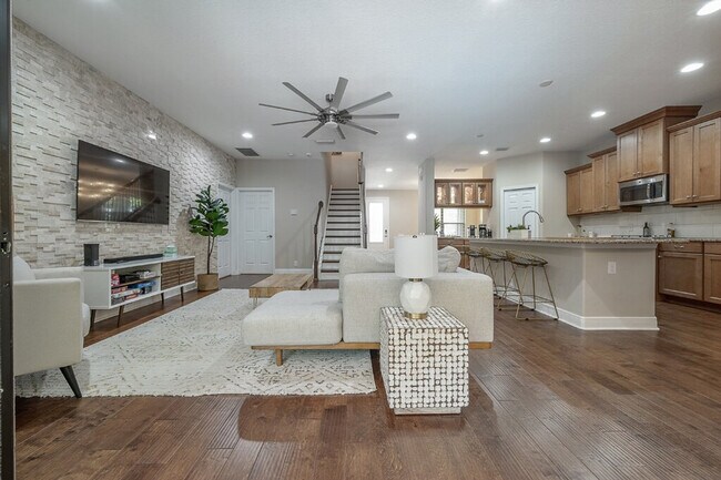 Building Photo - 10238 Blossom Trail