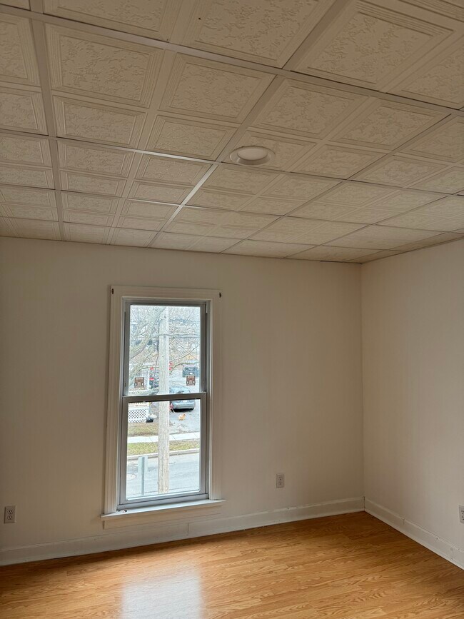 Building Photo - 1006 Academy St