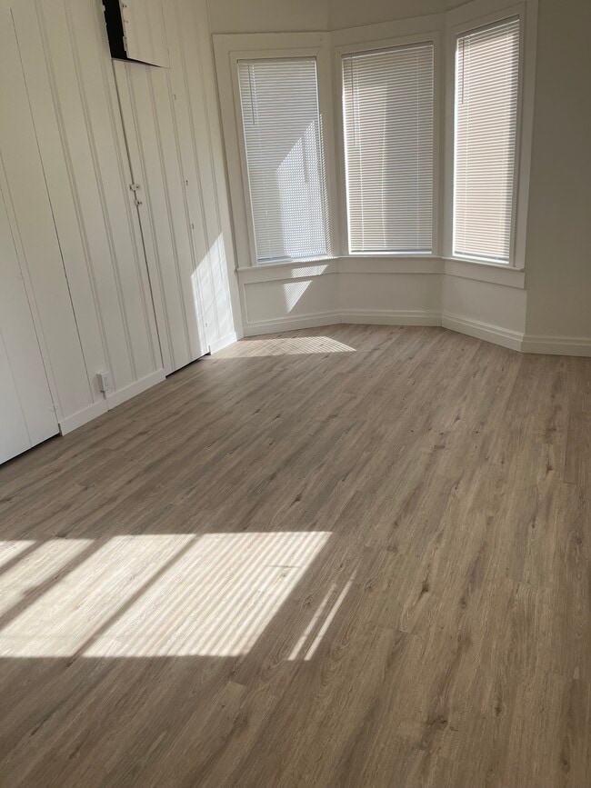 Building Photo - 317 N L St