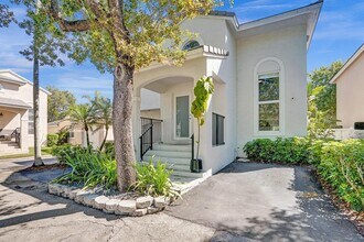 Building Photo - 9841 NW 9th Ct