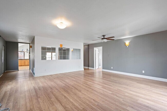 Building Photo - Unique, spacious 4-bdrm/3-bath Craftsman w/ lots of character. Bonus room, near Alberta District!