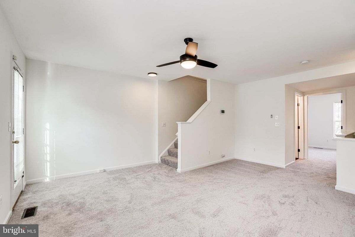 Building Photo - 15656 Three Otters Pl