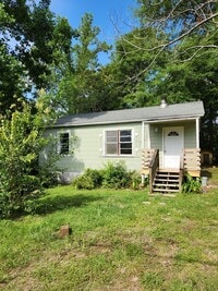 Building Photo - Single Family 2 bed 2 bath