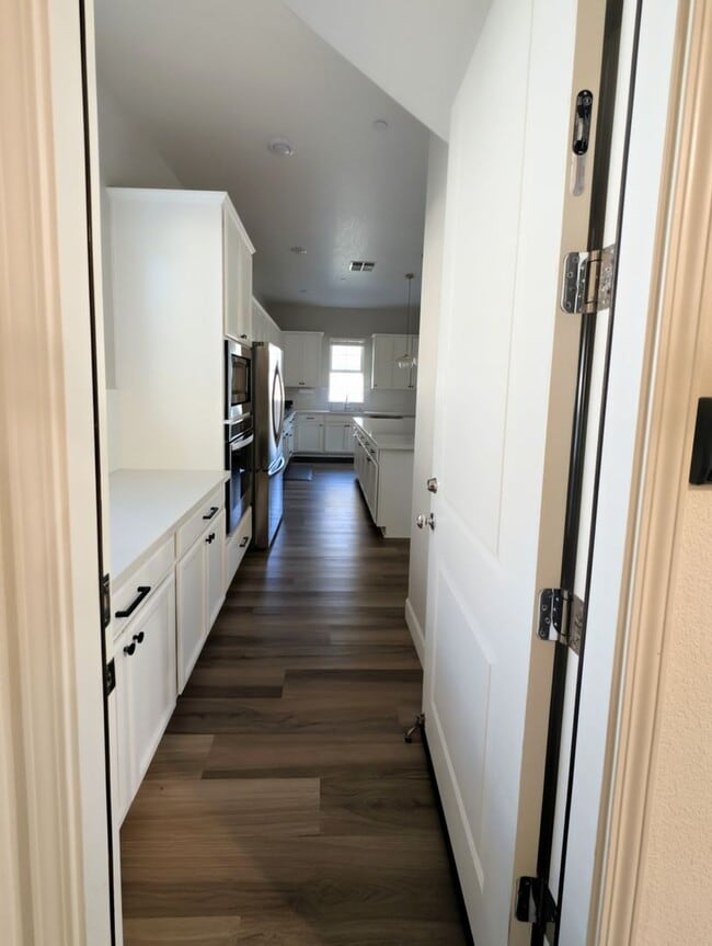 Building Photo - Pleasanton 4 Bed / 3 Bath, Top Rated Schools, Solar