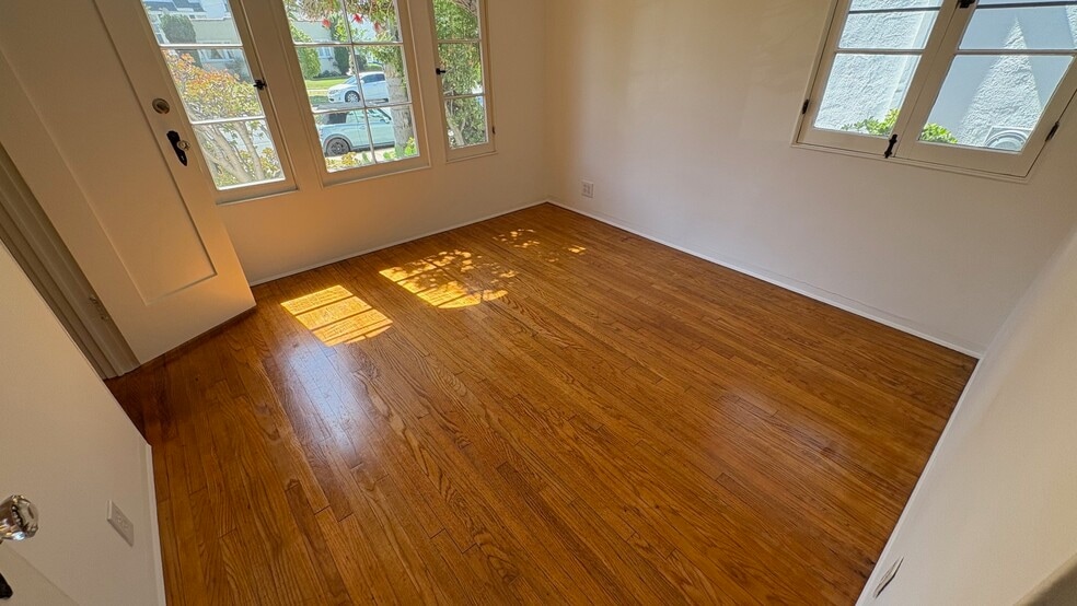 Building Photo - 1621 California Ave