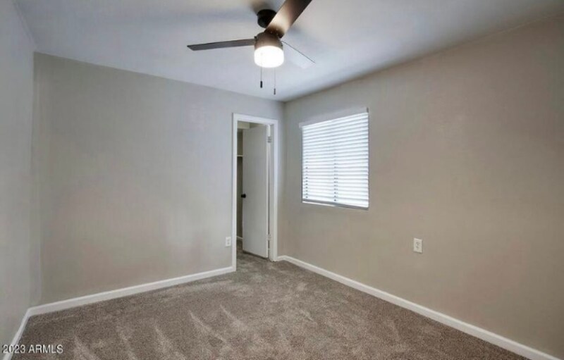 Building Photo - 5530 W La Reata Ave