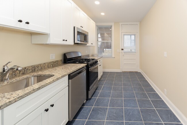 Large Kitchen Spaces - 4407-09 N. Malden St.