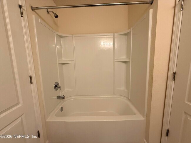 Building Photo - 246 Aralia Ln