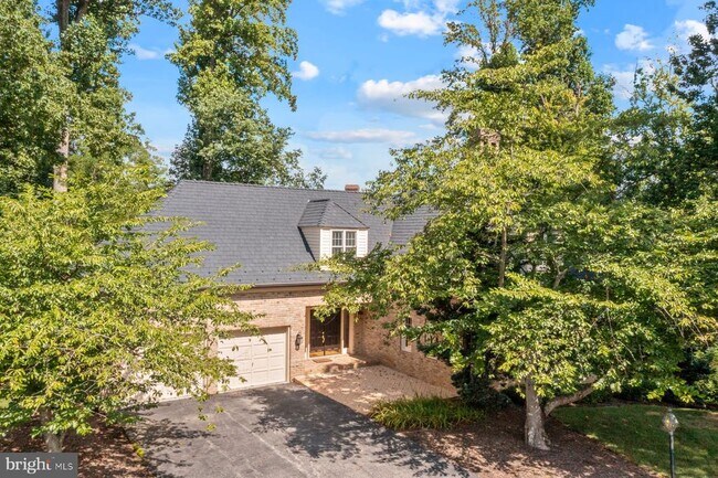 Primary Photo - 370 S River Landing Rd