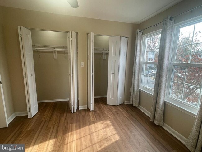 Building Photo - 81 Willow Ct