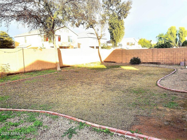 Building Photo - 7062 W Palmaire Ave