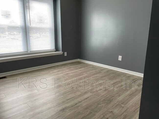 Building Photo - 3329 Weeping Willow Ln