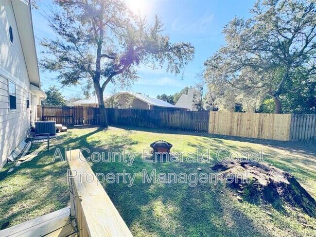 Building Photo - 1126 Bay Ct