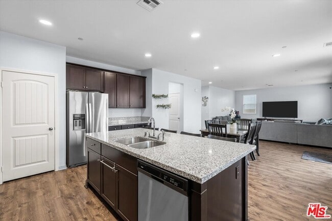 Building Photo - 24944 El Braso Dr