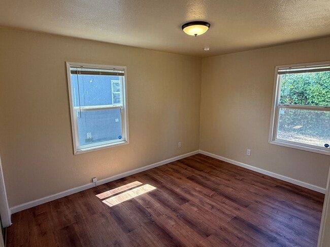 Building Photo - Richmond 2-Bedroom Single Family Home w/ 1...