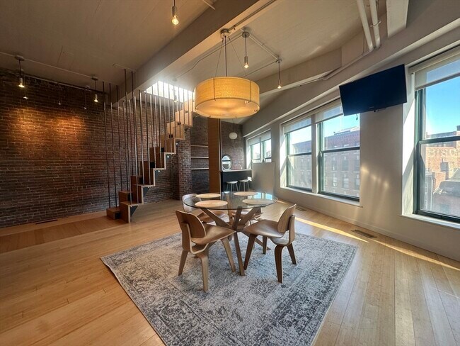 Building Photo - 90 N Washington St