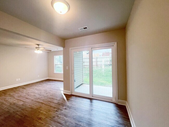 Building Photo - 106 Keel Ln