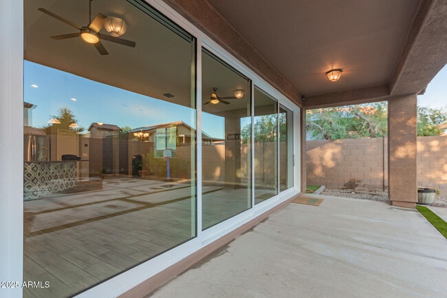 Building Photo - 743 E Constance Wy