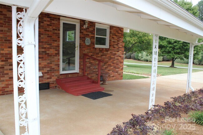 Building Photo - 4241 Burton Ln