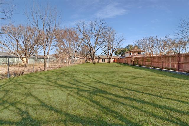 Building Photo - 2221 SE 14th St